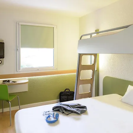 Ibis Budget Йер