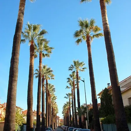 Отель Ibis Budget 2*