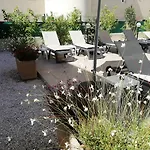 Ibis Budget Hotel 2*