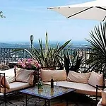 Ibis Budget Hotel 2*